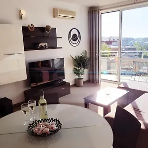 Apart Otel Elena's Lux - Town & Sea View - Atlantis Sarafovo
